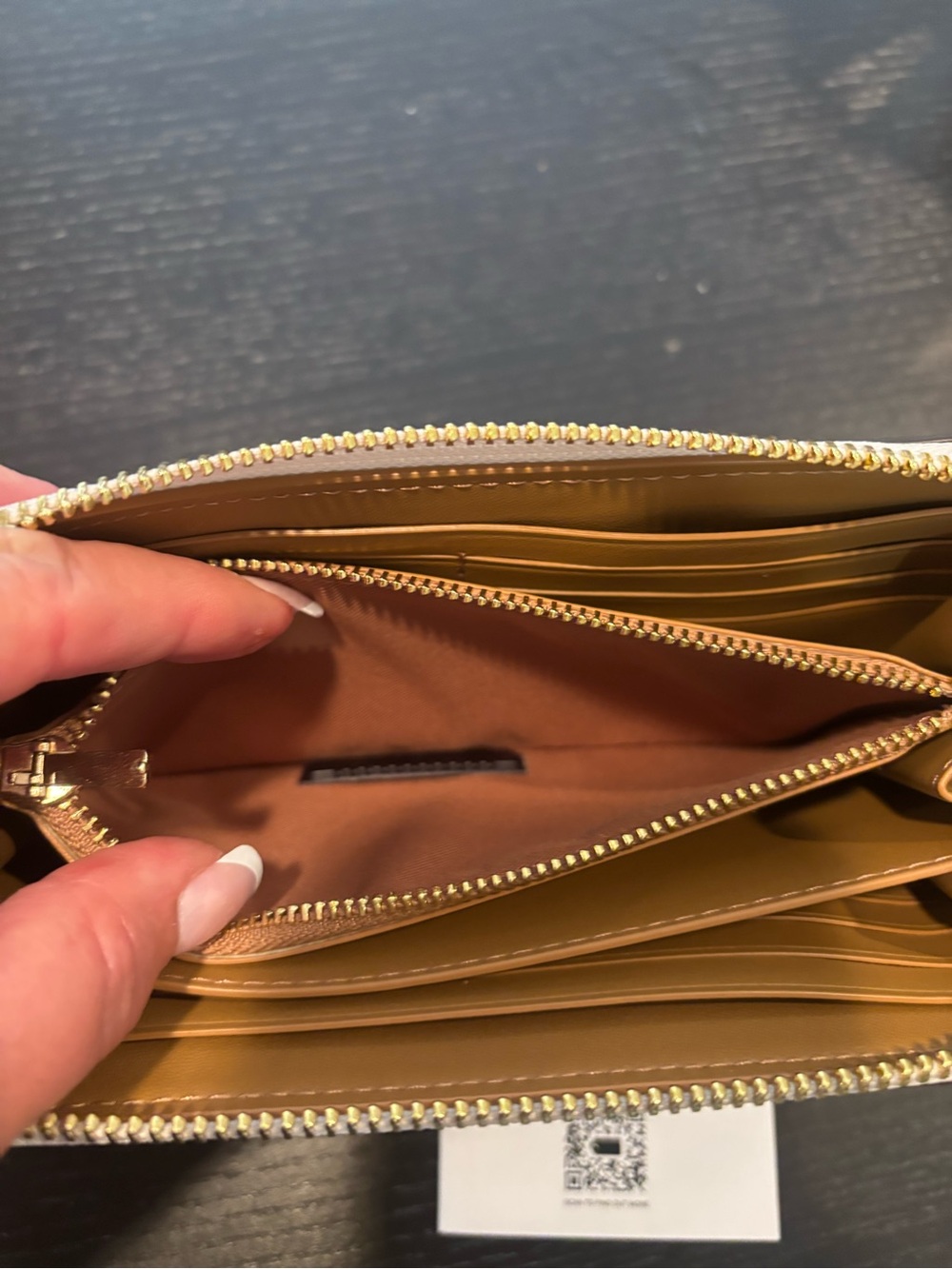 Coach Floral Zip-Around Wallet Wristlet in Cream with Soda Pop style zipper pull - Picture 8 of 8